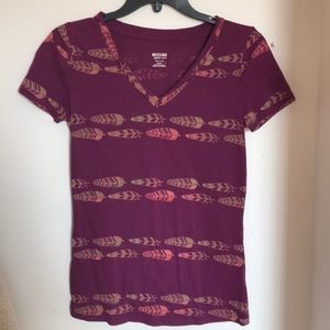 Feather Pattern V-Neck Shirt
